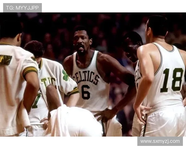 比尔·拉塞尔的传奇篮球生涯与不朽精神对NBA的深远影响 比尔·拉塞尔的传奇篮球生涯与不朽精神对NBA的深远影响