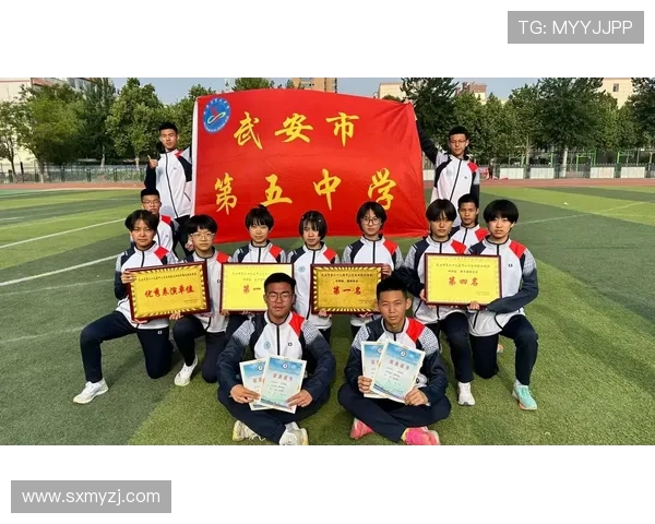 全力拼搏展风采 赛事背后的精彩故事与挑战