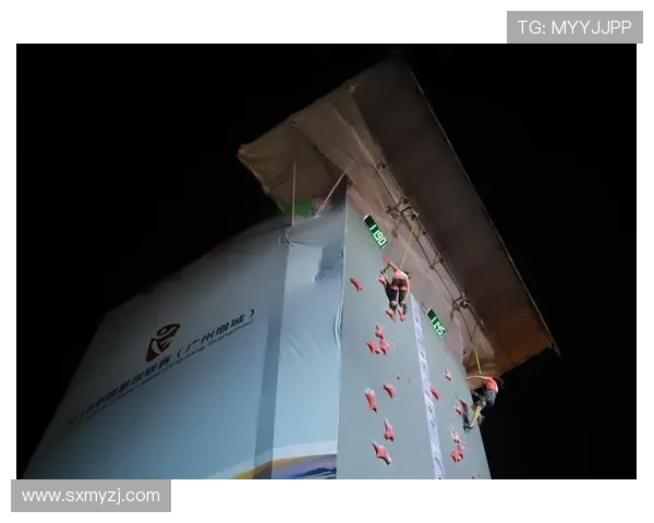 广州飞盘队在攀岩联赛中以97分稳居积分榜首位